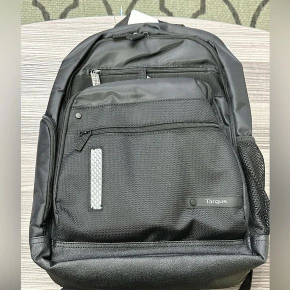 Targus 14 inch revolution backpack with small front pocket new with tags black Targus 14 inch revolution backpack with small front pocket new with tags black